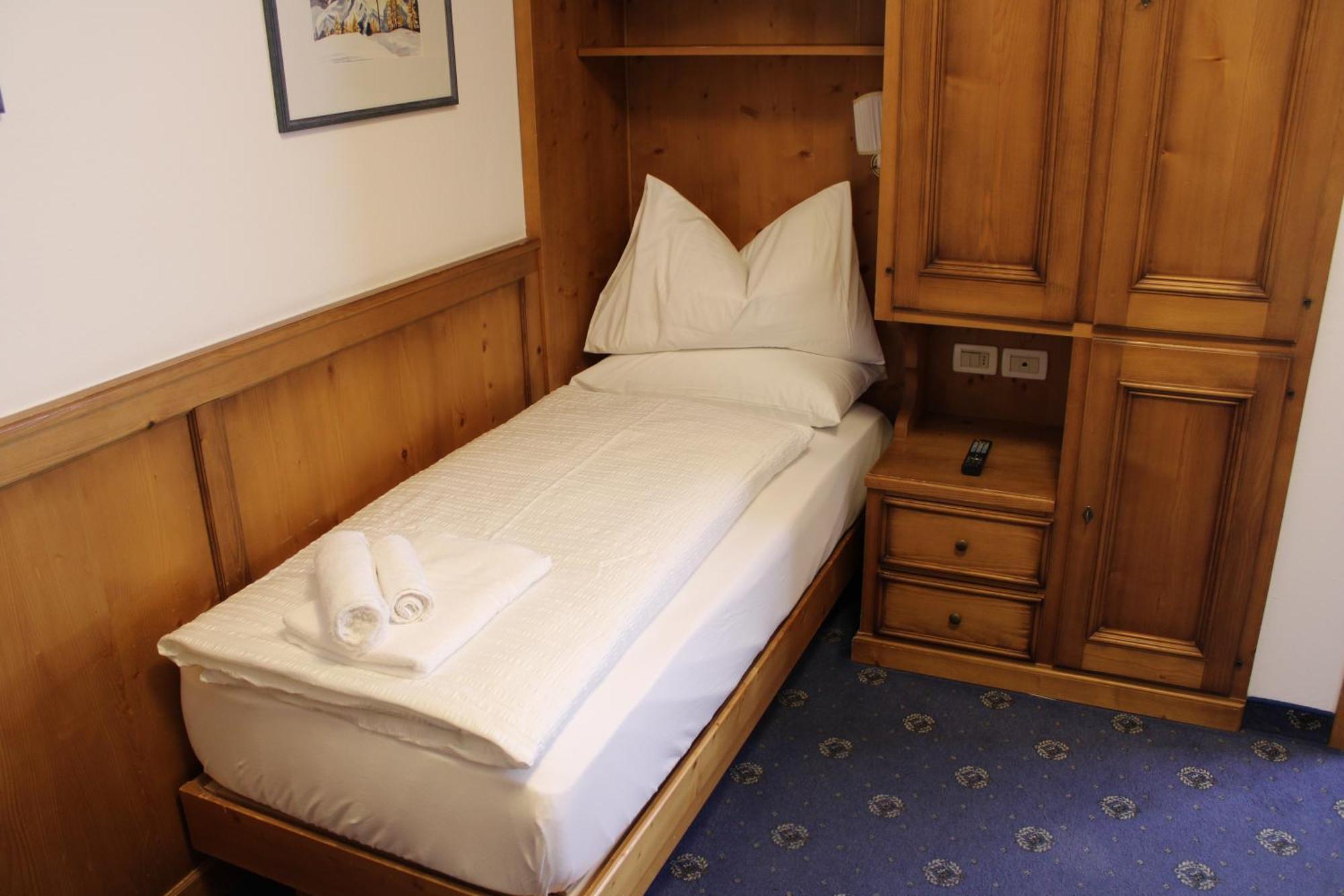 Hotel Europa Dolomites Сельва-ди-Валь-Гардена Экстерьер фото