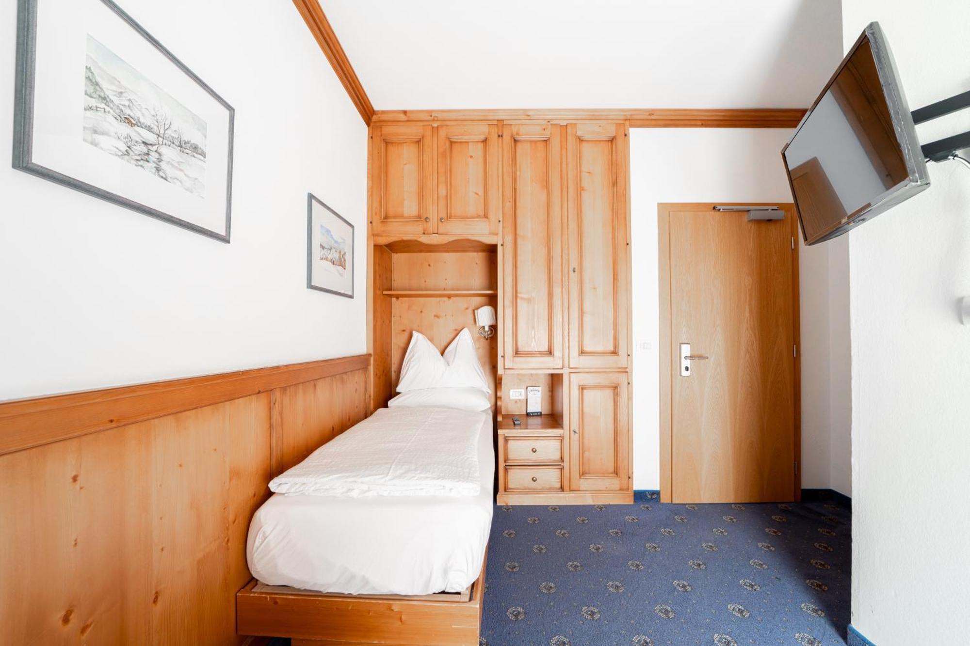 Hotel Europa Dolomites Сельва-ди-Валь-Гардена Экстерьер фото